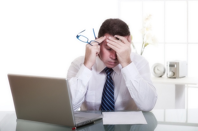 Что может быть если болит голова и глазные яблоки