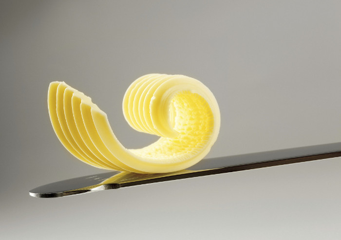 За час до предполагаемого застолья съесть около 50 грамм натурального сливочного масла, которое обволакивает слизистую желудка и препятствует быстрому всасыванию этанола болит голова с похмелья что выпить