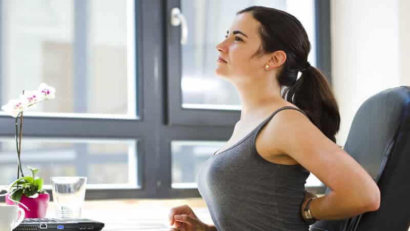 Что делать при боли в спине при вдохе и кашле