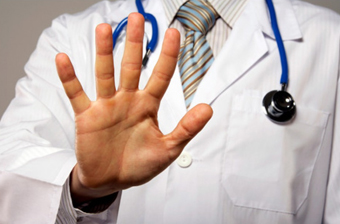 Болит внизу справа со стороны спины