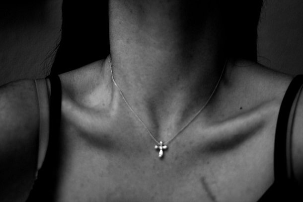 после трудового дня цепочка с крестиком